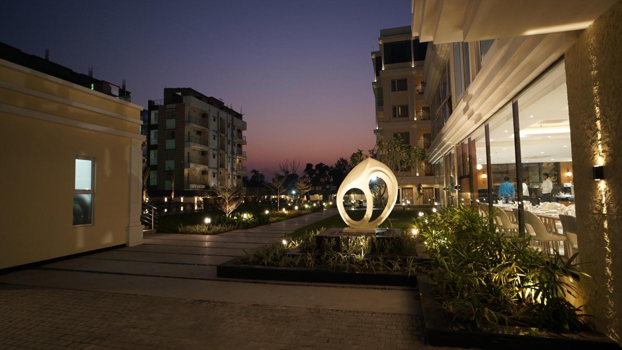 Antique Regency !! Luxurious Hotel In Digha !! Exterior photo